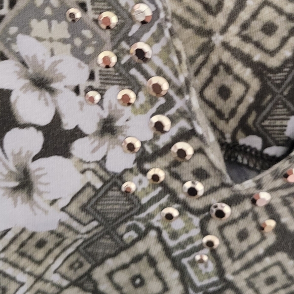 ⭐️ Ruby Rd. Floral top - Picture 5 of 5